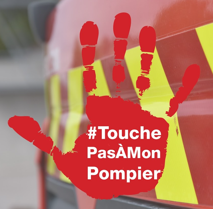 IP_f_S_B's tweet image. Après qu’ils aient porté secours à un jeune agressé par des individus, 4 #pompiers du @sdis37 se sont faits attaqués à coups de pied et de poing. Nos collègues, choqués, ne sont que légèrement blessés. Je condamne ces actes intolérables pour lesquels le SDIS a déposé plainte