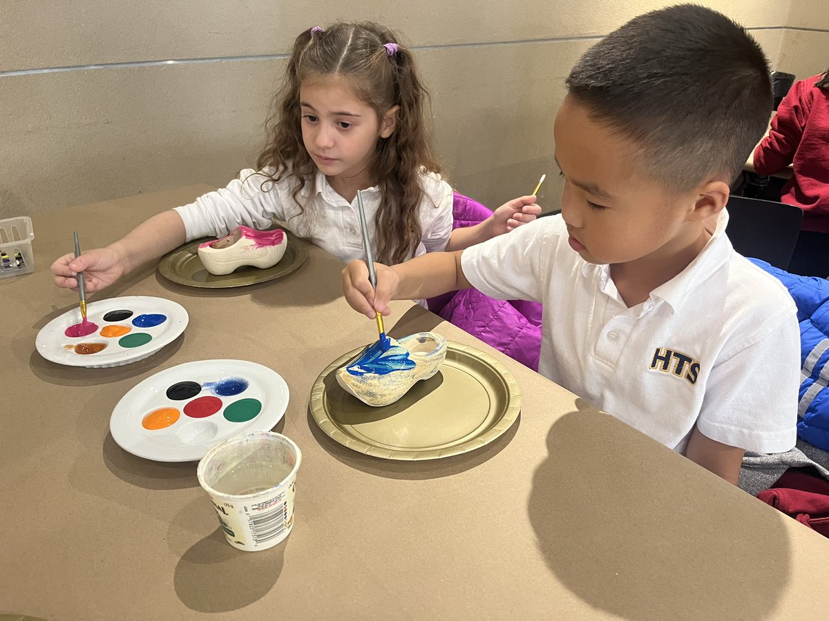 We were so excited to learn about clog shoes from the Netherlands. Check these focused Grade 2 students as they decorate their own clogs! @HTS_2A <a href="/HTSRichmondHill/">HTS Richmond Hill</a>
