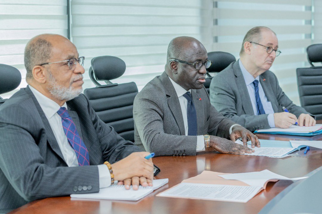 ConseilEntente's tweet photo. Le Secrétaire Exécutif du Conseil de l’Entente, S.E.M. @marcelamontanoh, a échangé, ce vendredi 21 octobre 2022 avec Mme Amina MOHAMMED, Vice-Secrétaire Générale de l'Organisation des Nations Unies (ONU). https://t.co/97Mb8eziUk