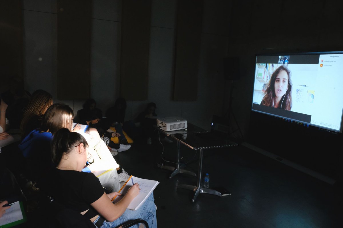 lametive's tweet photo. Rencontre entre les élèves de l'option cinéma du Lycée Pierre Bourdan @LBourdan et Gabrielle Stemmer @gabstem après une projection de son film Clean With Me (After Dark) à la Métive 🎥
Retrouvez en ce moment Clean With Me (After Dark) en accès libre sur https://t.co/tNmDeU27Jf 💥 https://t.co/o3fS15QoFZ