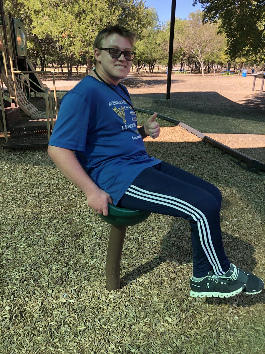 IrmaSlp's tweet photo. Rob, Steven and Victoria having a contest on best chair spinner. Looks like Steven’s the winner!! https://t.co/qV7S4X9yve