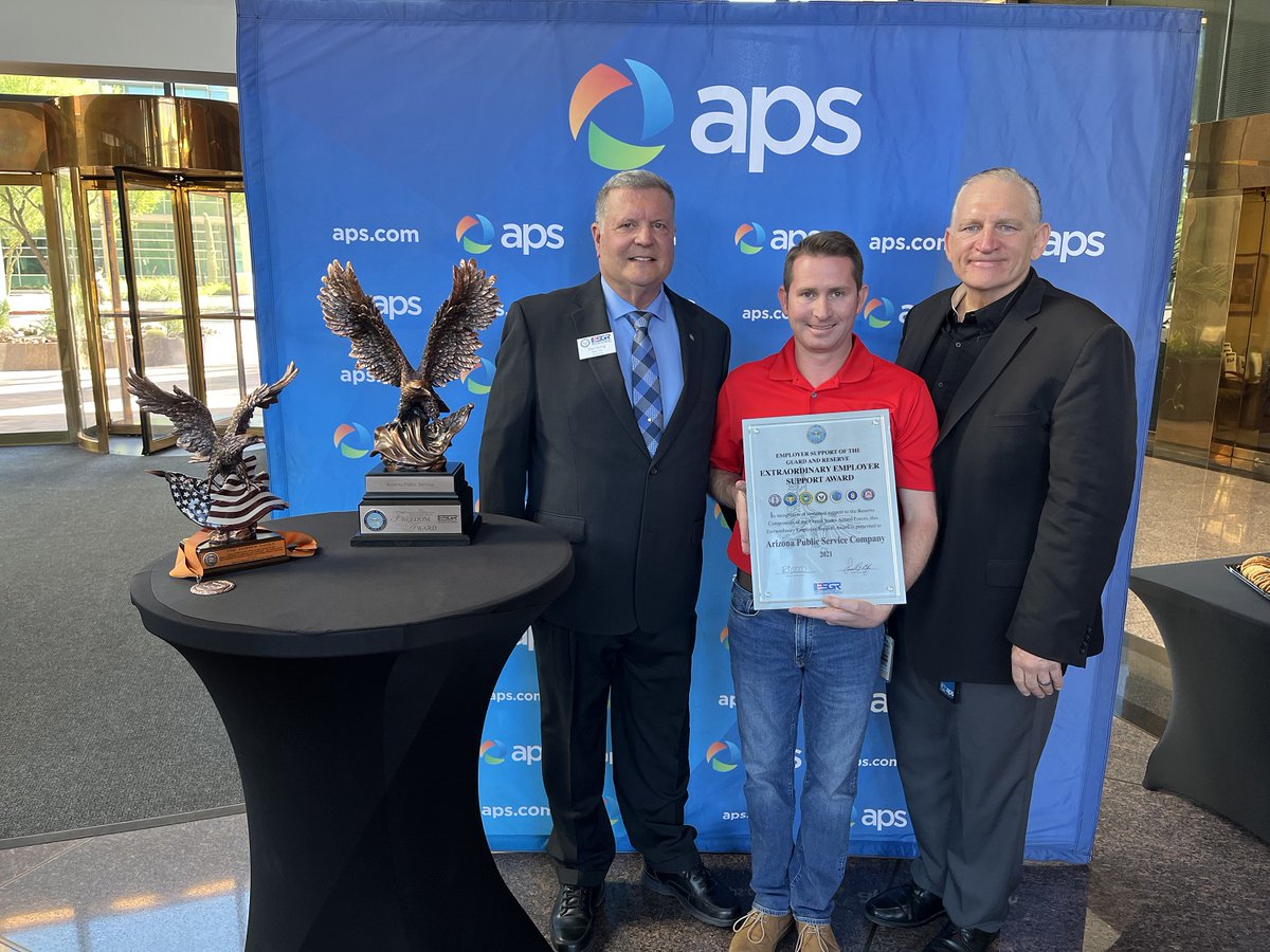 apsFYI's tweet photo. We are committed to supporting our employees who serve in the National Guard &amp; Reserves, &amp; we were recognized recently w/ the 2021 Extraordinary Employer Support Award. We accept this honor on behalf of all current/retired employees, &amp; extend gratitude to everyone who has served. https://t.co/PZR6oYGGJq