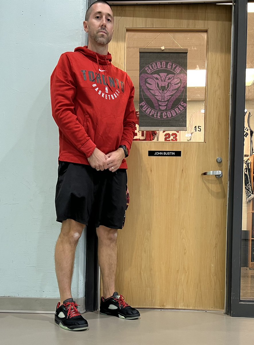 mrbustin22's tweet photo. Wearing red today in support of our EA’s #noinclusionwithoutthem
#nolearningwithoutthem
#istandwithnsgeu73 https://t.co/gfpkAO8hY0