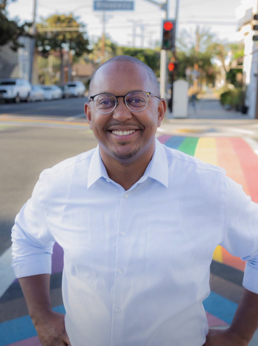 As Mayor, I’ll prioritize supporting our small business districts. We need active corridors that are walkable, safe, &amp; supported by the city. 

My plan expands funding for business improvement districts, grants, worker support, &amp; cuts red tape at city hall.

Our future is bright.