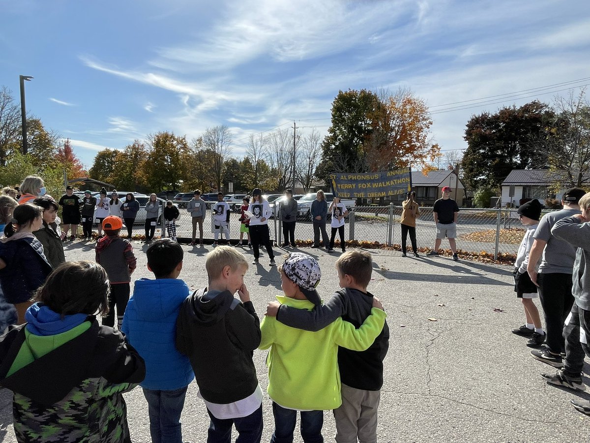 stalphonsusces's tweet photo. Getting ready for our Terry Fox run! #runforterry #PVNCBeingcommunity @PVNCCDSB @TerryFoxCanada https://t.co/qybDh1iIRn