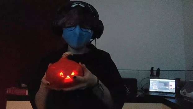 LostlikeAri's tweet photo. I carved a pumpkin on stream
For more elite content follow my twitch UwU /hj https://t.co/Uyopisue6Z