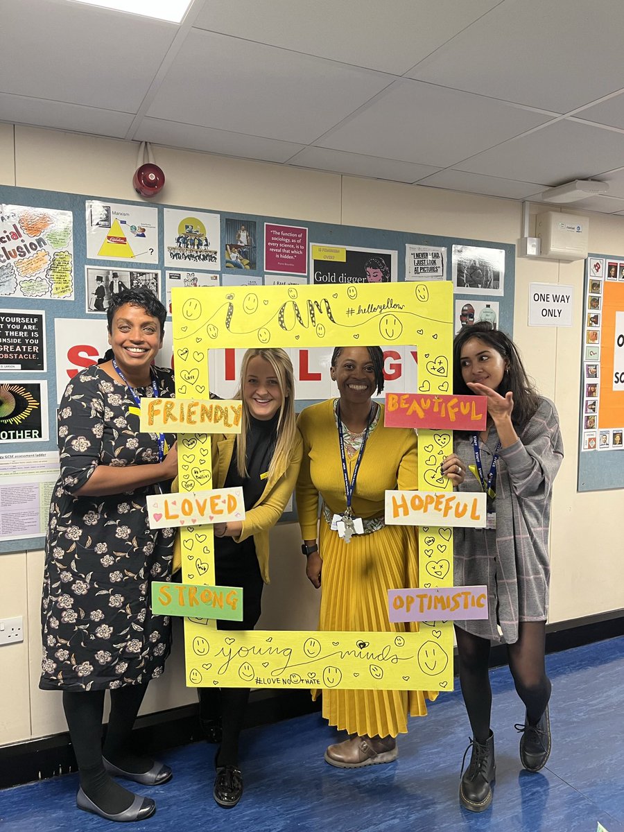 AspireHps's tweet photo. We had a wonderful, well-being focused day on Tuesday 18 October, supporting @YoungMindsUK #helloyellow campaign. Click here for more information 🙂 https://t.co/L5HibpLQvZ https://t.co/9xawpjidnq