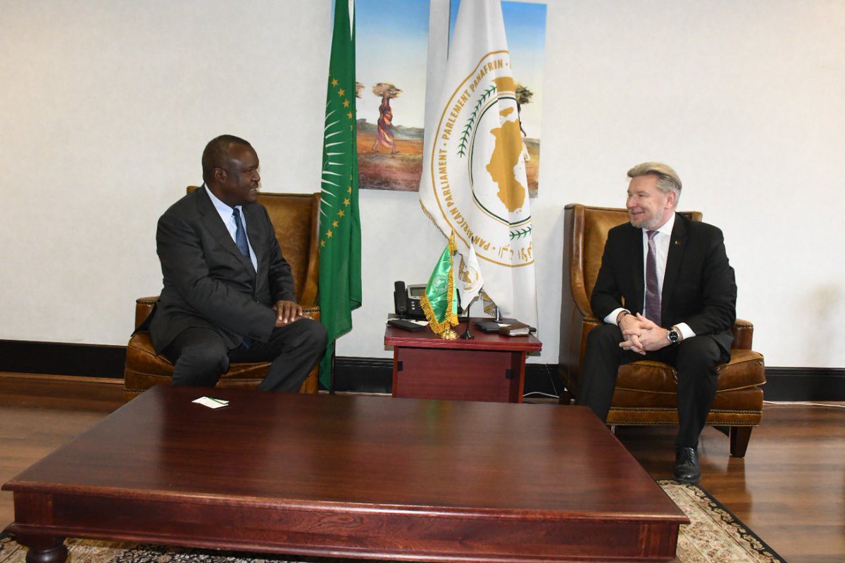 AfrikParliament's tweet photo. H.E.Alexander D. Sidoruk, Ambassador Extraordinary and Plenipotentiary of the Republic of Belarus 🇧🇾 to the South Africa, Angola, Namibia and Zimbabwe paid a courtesy call on PAP President, H.E Hon. Chief Fortune Charumbira. #PAPSession https://t.co/bStBZ8mrH2