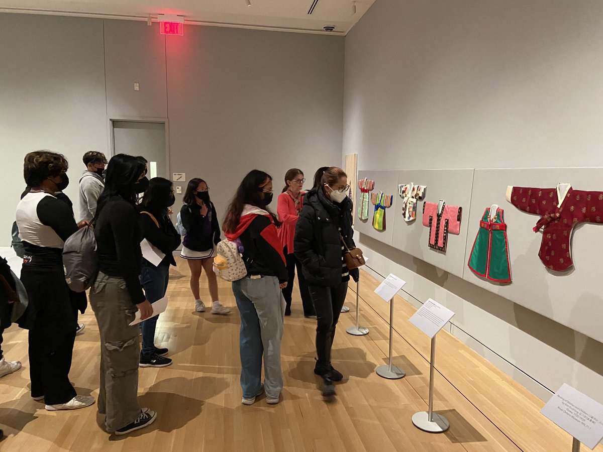 JShinAP's tweet photo. Fun day in DC visiting the @KoreaCultureDC and @GWTextileMuseum , soaking in Korean history, earning about Korean pop culture, and making kimbop. #ChantillyAcademy #ChantillyHS #Korean1 #Korean2 #Korean3 https://t.co/Emz9DrzcXb