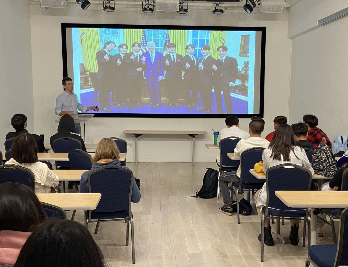 JShinAP's tweet photo. Fun day in DC visiting the @KoreaCultureDC and @GWTextileMuseum , soaking in Korean history, earning about Korean pop culture, and making kimbop. #ChantillyAcademy #ChantillyHS #Korean1 #Korean2 #Korean3 https://t.co/Emz9DrzcXb