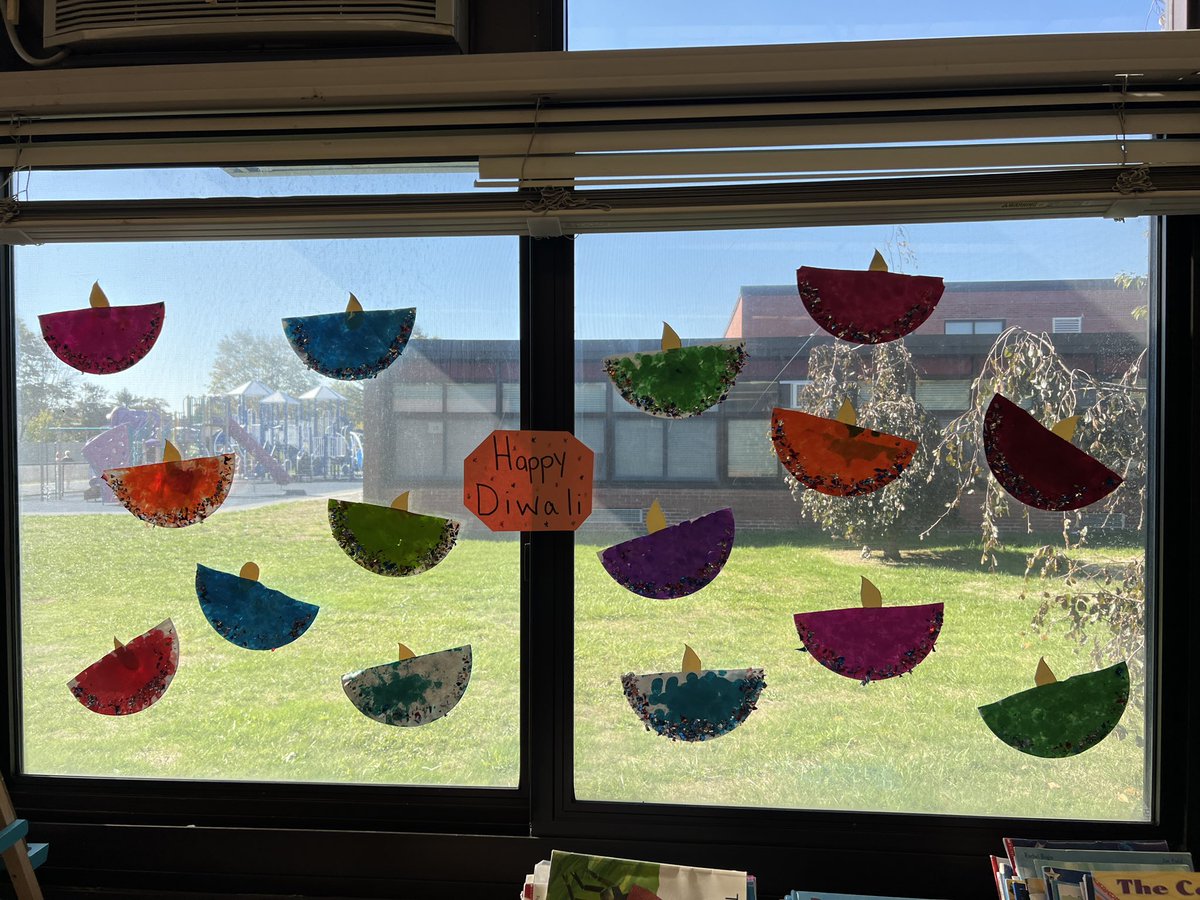 PFainUPK's tweet photo. Today students learned all about Diwali. Diwali is the Festival of Lights. Diwali is a great time to celebrate friendship, family and togetherness. https://t.co/loGVD72gQC