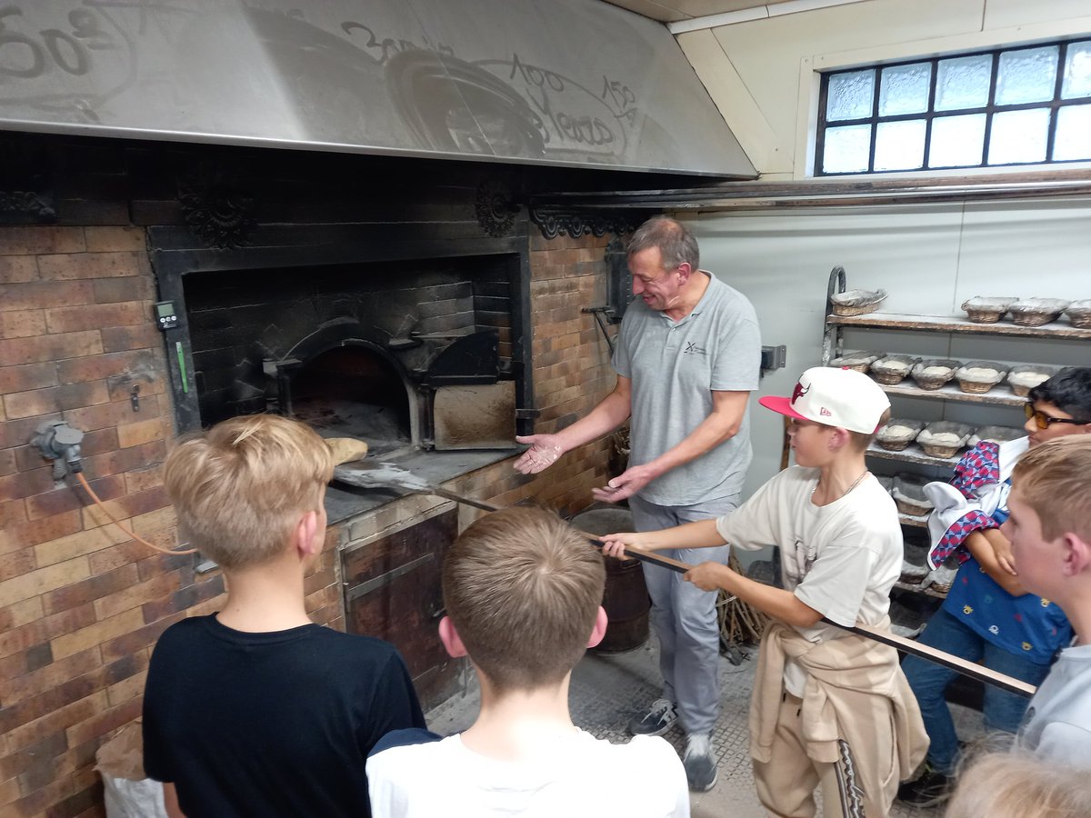 ChartersMfl's tweet photo. We have arrived at the hotel after a fantastic bakery visit where we learnt how to make bread and even got to taste pain au chocolat. Now time for dinner. Bon appétit! #ChartersSchool https://t.co/BjN4FrV7XP
