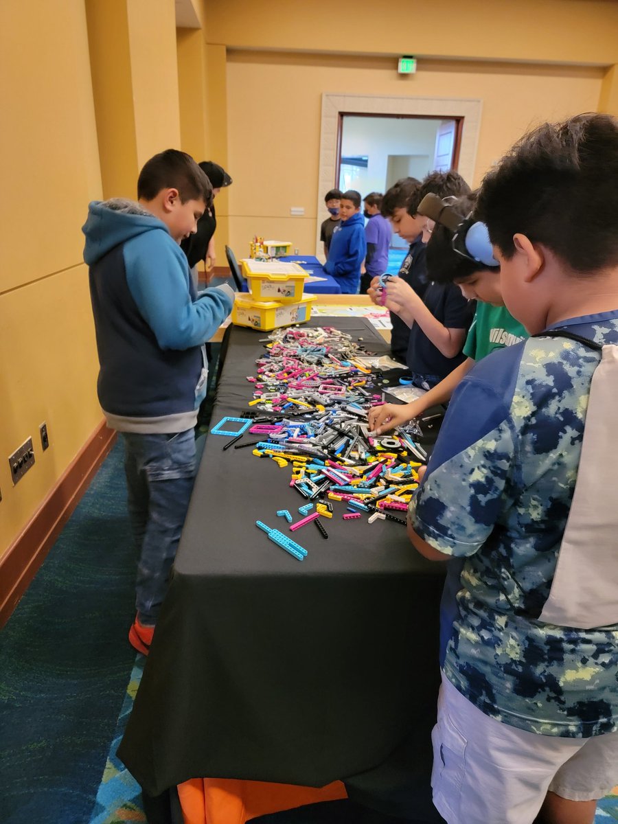 McAllenISDCTE's tweet photo. Happening now some of  our @McAllenISD 5th grade students are getting a preview of PalmFest2022 and enjoying our @firstlegoleague robotics display @MelissaScalise1 https://t.co/BVZ1JtFR9L