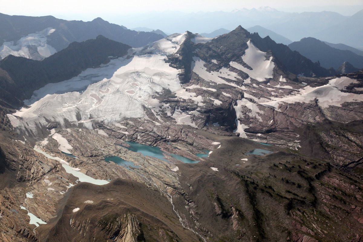 For 60+ years, researchers with the #USGS Benchmark Glacier Project have studied glacier-climate relationships. See beautiful, new geonarrative describing one of the longest running studies of glaciers on Earth: geonarrative.usgs.gov/glacierclimate/ #USGS_NOROCK @USGS_Alaska @GlacierNPS