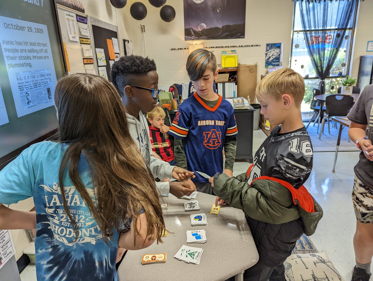 BohdanMary's tweet photo. Playing the stock market to learn about the Great Depression. @BraelinnStars #bohdanfifth #clarkfifth #itcrashed https://t.co/w1KaUO7vaI