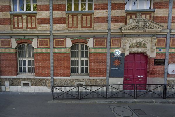 France3Paris's tweet image. A Paris, menace de fermeture sur le lycée Georges Brassens : les élèves et les professeurs sont dans le désarroi
france3-regions.francetvinfo.fr/paris-ile-de-f…
