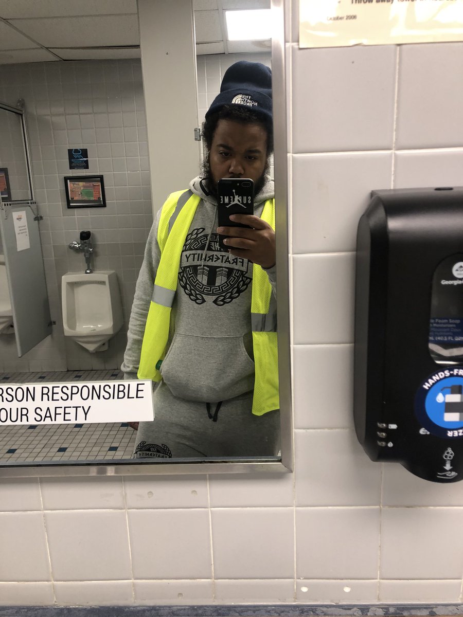 JustRay23's tweet photo. #fraternity #frat cop up holla at my guy @ThotMcstuffins_ @The_Frvternity 😎 https://t.co/5NHqBOA4tp