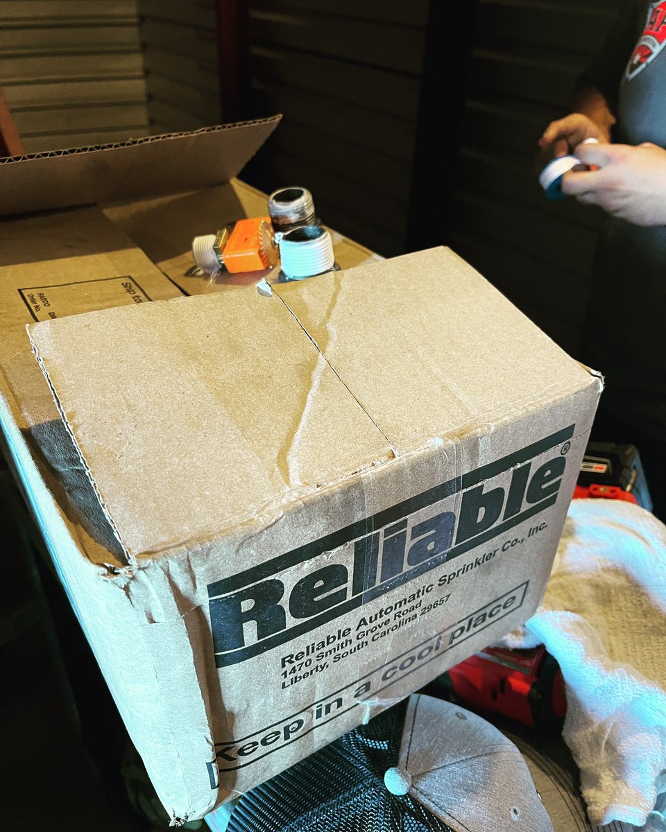 apfire1's tweet photo. re·li·a·ble
/rəˈlīəb(ə)l/
 
adjective
consistently good in quality or performance; able to be trusted.

#apfirepro #reliablesprinkler #fireprotextion #firesprinkler #fastwater #sprinklerfitter https://t.co/gp6uoQZDVa