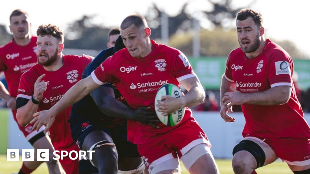 🏉 Full build-up and commentary from St Peter of @JerseyRedsRugby vs @DoncasterKnight at 7 with @RobinGrey21, @tim_pryor & @rugbymylo 📱 bbc.co.uk/sounds/play/li…