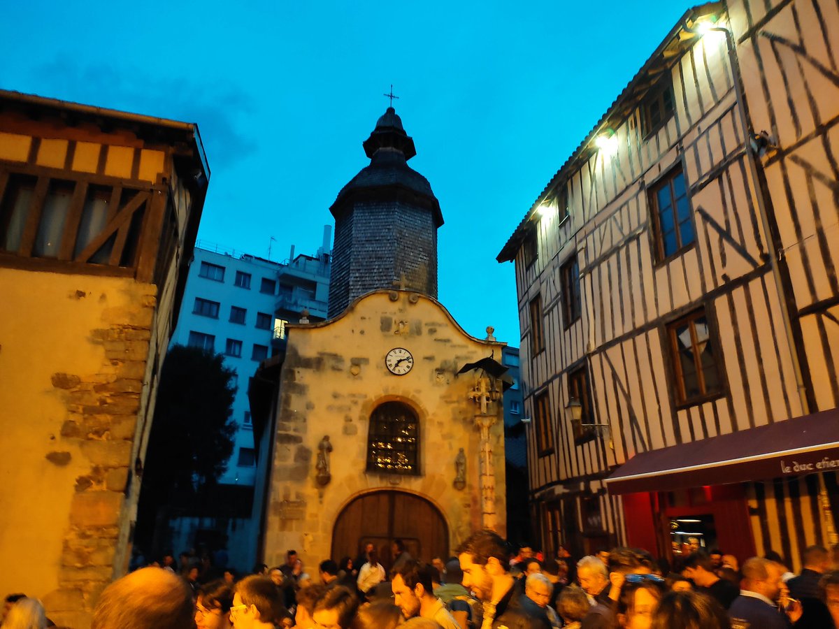 ThibBergeron's tweet photo. Dans le ventre de #Limoges, la #frairie des Petits ventres bat son plein! https://t.co/xF0hqGXZiU