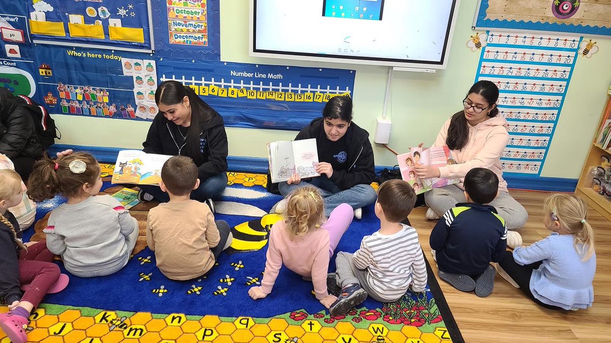 GaynorMcCownELS's tweet photo. Reading to Preschoolers! Thank you to Mr Sorochkin, Mr Friedman & team ๐ฅฐ #dayofservice #makeamarkmakeadifference https://t.co/qB5efbK1Vt