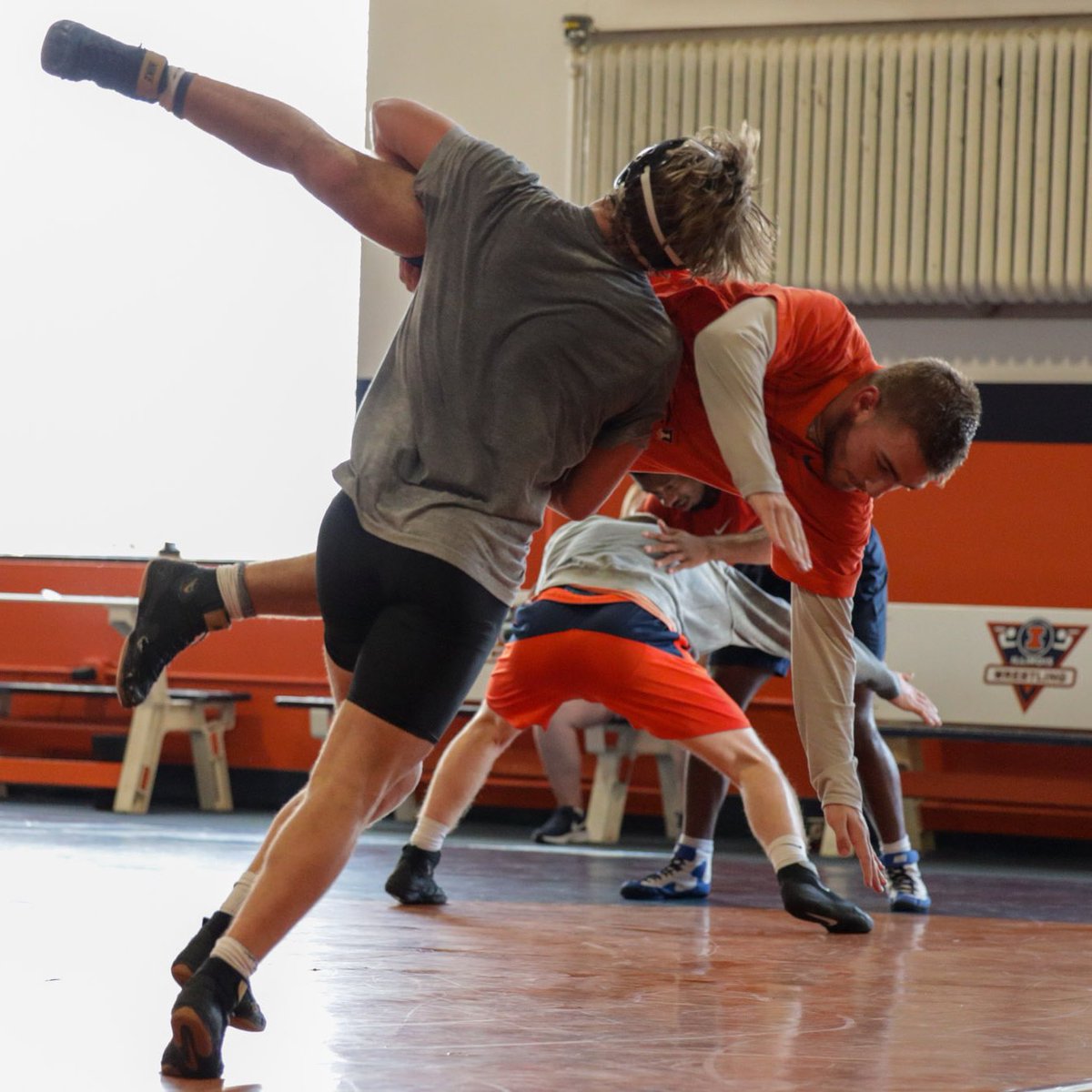 IlliniWrestling's tweet photo. There’s 𝙥𝙤𝙬𝙚𝙧 in 𝙥𝙧𝙖𝙘𝙩𝙞𝙘𝙚

#Illini | #HTTO https://t.co/Y9H7MAlxHu