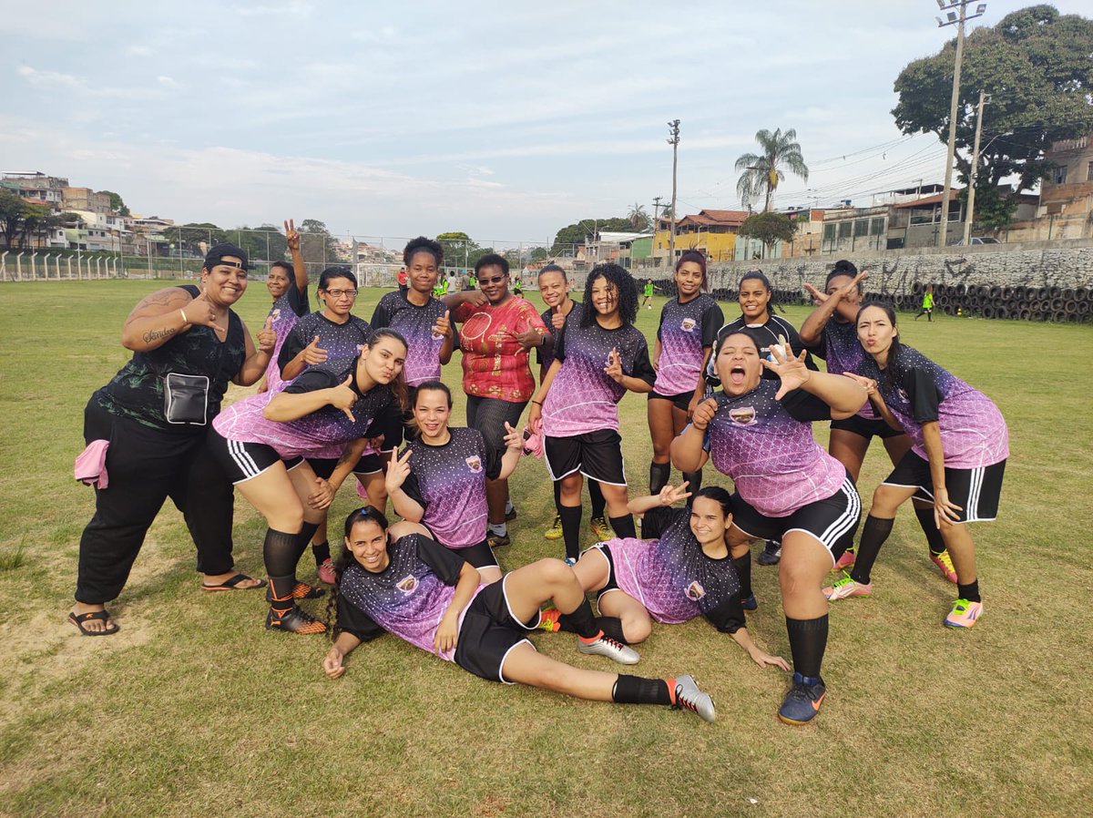 Olá galera!
Somos uma equipe de futebol feminino, amador, de BH. Estamos começando agora, por gentileza, dê uma forcinha pra gente aí. 
Nos siga no Instagram.
@leoesdamontanha_ec
Que Deus abençoe a vida de cada um de vcs! 🙌🏾