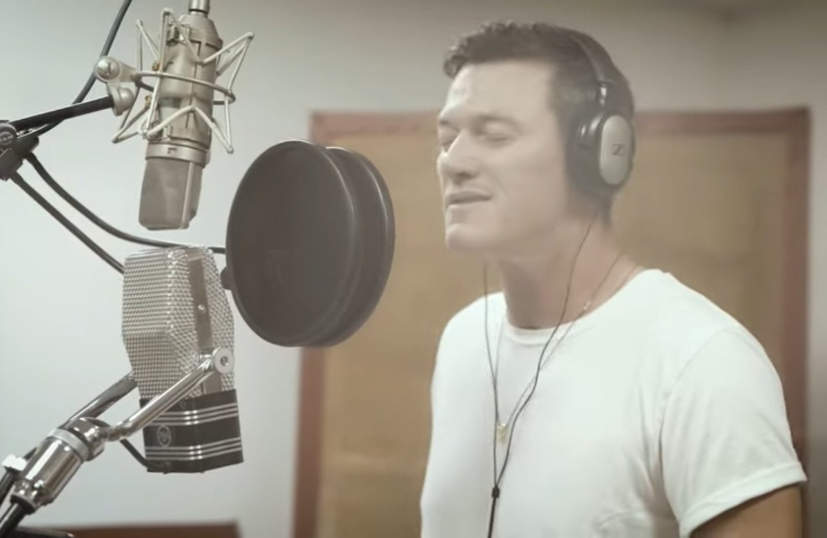 monitroll65's tweet photo. @TheRealLukevans I'm really looking forward to hear the whole album- your choice of songs is beautiful ๐ฅฐ
#HorizonsBlue is already one of my favorites, because it's very personal and tells a really wonderful love story๐ค #goodtimes
Again your CD will be fabulous๐
Thank you for sharing๐ https://t.co/uz8DY9JmPc