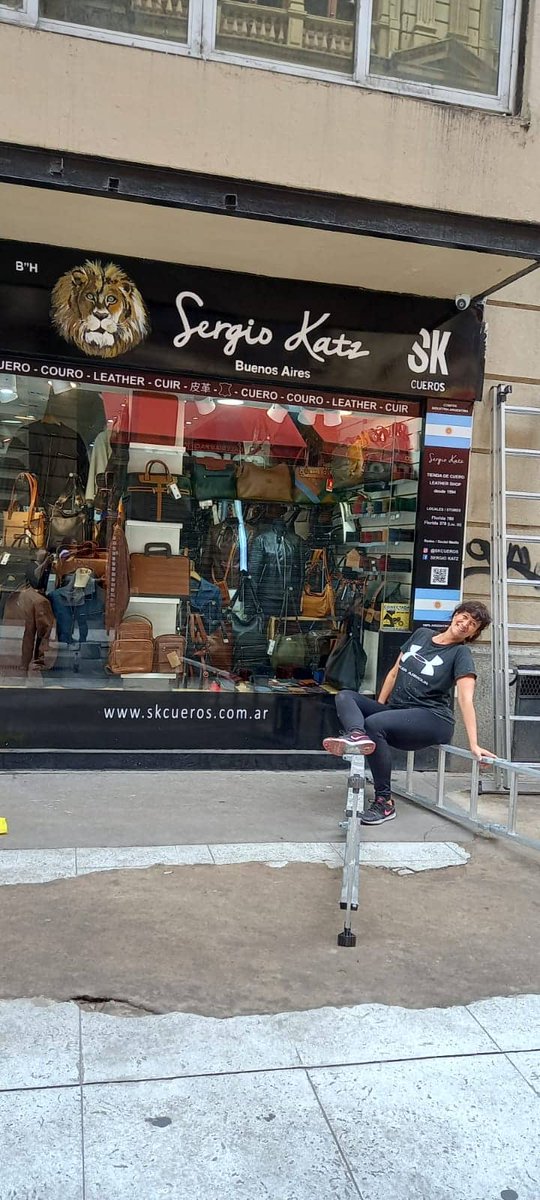 Mariemmontes's tweet photo. Marquesina en @sergiokatz cueros
@SKCueros Fabrica
Gracias por confiar en mi trabajo.
#cueros #localderopa #prendasdecuero #fabricacuero #leon #gato #cat #cats#katz #artemarielamontes https://t.co/uRmbGcw2GM