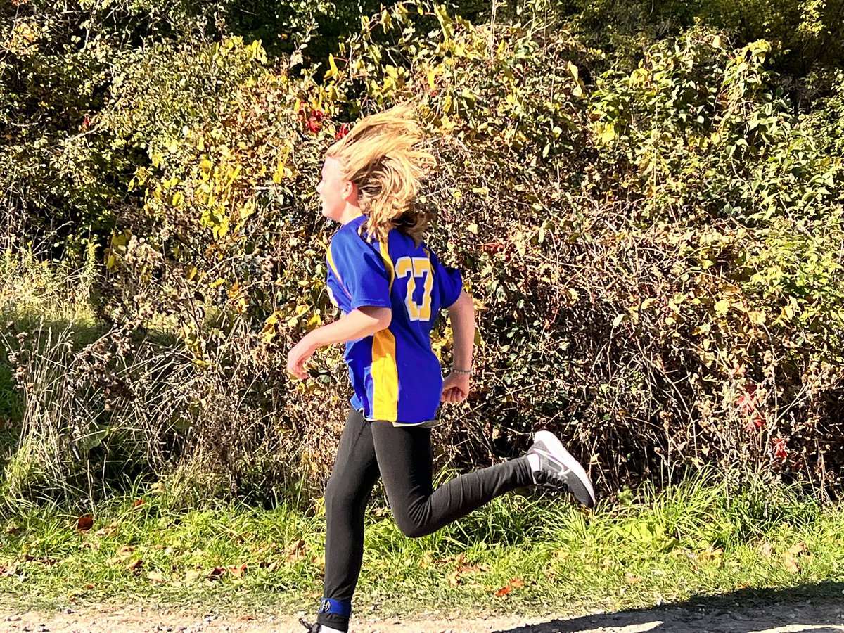 MacOdrum009's tweet photo. @EldoradoPDSB woo hoo Eagles!!! Cross country continued! https://t.co/04KGAcuHzd
