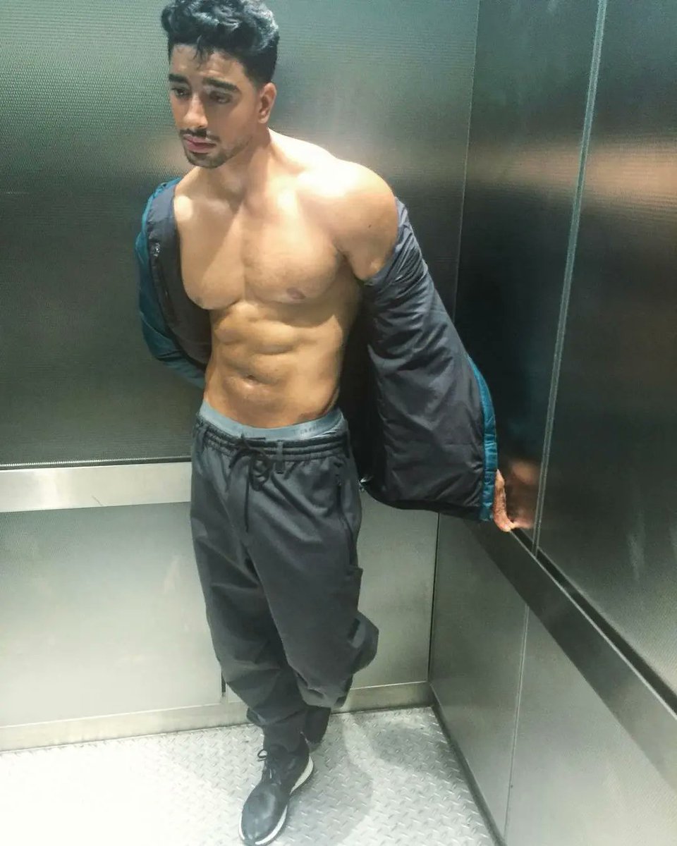 O modelo Laith Ashley, que é um lindo homem transexual, estará em um dos vídeos do albúm 