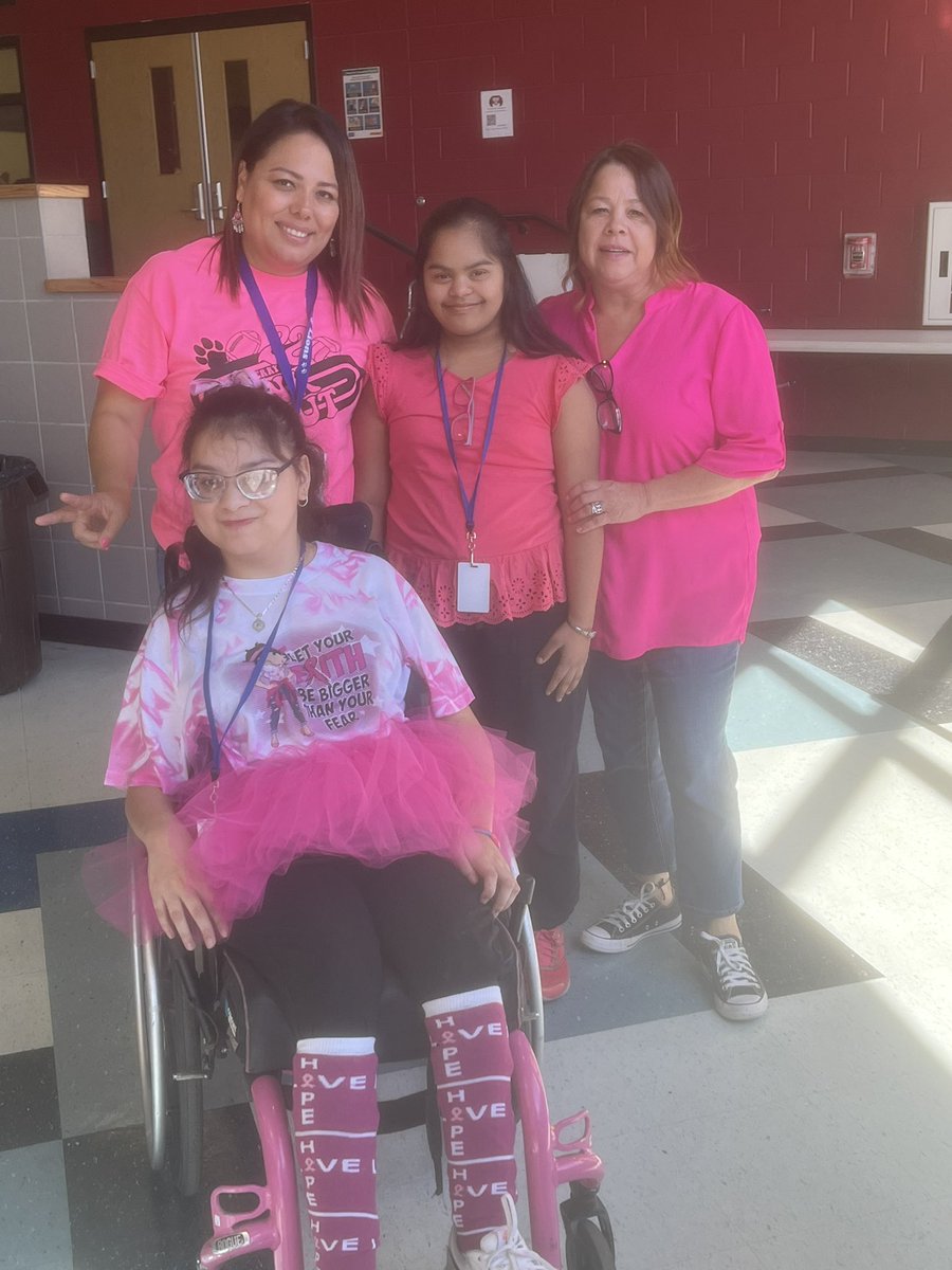 PinkyValerio's tweet photo. Pink day💗#Castleberryhigh
#castleberryisd https://t.co/OXKzAsjzkJ