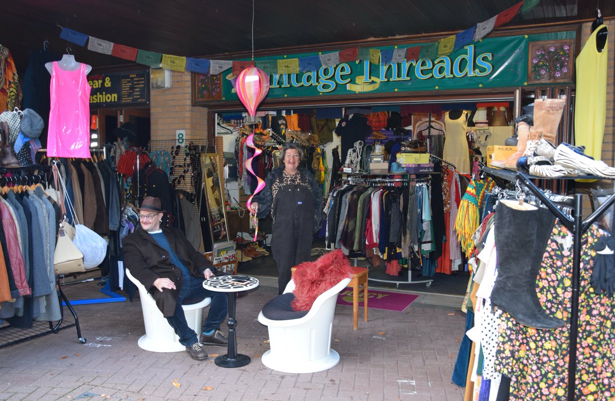 trickieclarke16's tweet photo. No FOOTBALL tomorrow but @DigbethDiner coming to #Redditch #TheCanopies #MarketWalk this Saturday so #GourmetBurgers with a browse round my fav shop #VintageThreads 🍔🥃🧥👔👞🧢🕶️🧣🧤 https://t.co/Pci3y0eb6u