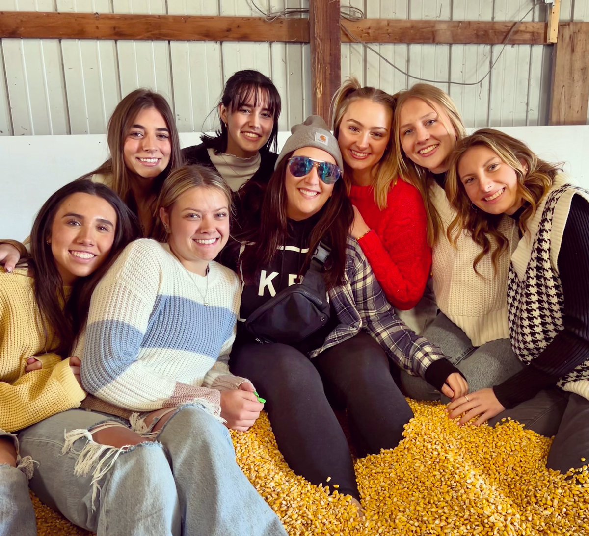 coach_orseno's tweet photo. Happy Senior Night to these 7 amazing girls… already crying thinking about your last performance under the Friday Night Lights!! I love being your coach ♥️ https://t.co/r0qvtkVQiL