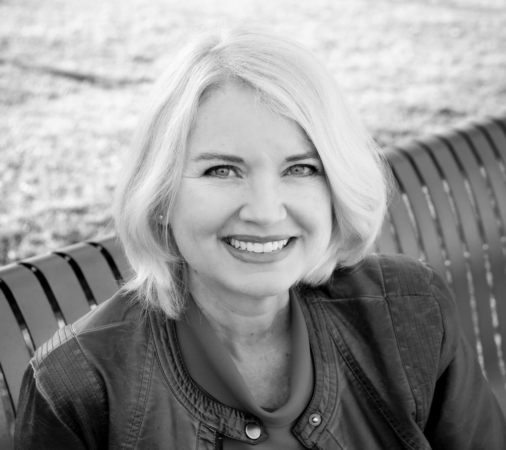 moonflowerbooks's tweet photo. Meet the amazing @lorifromtexas, author of #BlueRunning, released in paperback on 1 November. A fast-paced, page-turning, chilling book, Blue Running was named BOOK OF THE MONTH by @indybooks and @ft. Pre-order it now https://t.co/89Yryngm7G #booktwt https://t.co/cHXnxE20jm