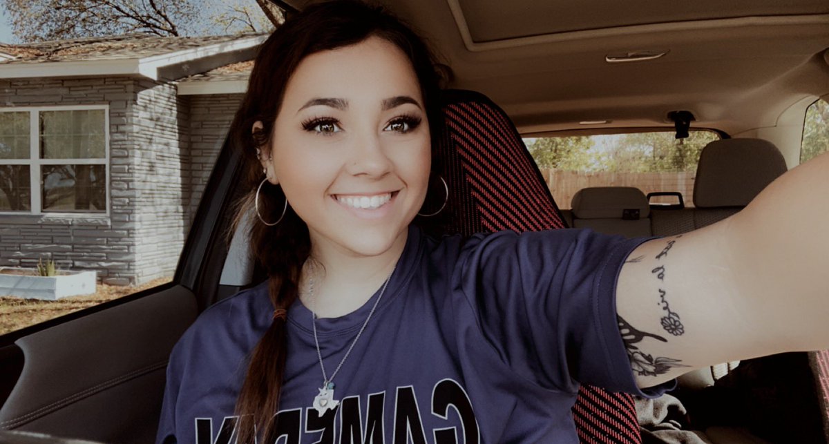 chloebrignac's tweet photo. 🤍💜 https://t.co/rWXRzYOO6L