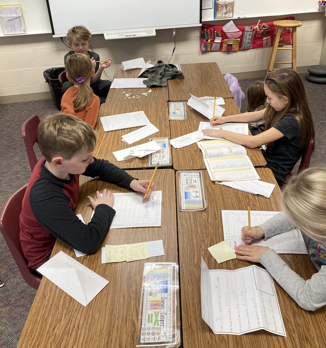 rcartersbombers's tweet photo. Friendship Friday has us writing letters to our penpals! We are SO excited to make new friends from @KirtlandSchools! Thank you @mrsnagaj for helping to coordinate! @KenstonTES https://t.co/H3Py3lX1hg