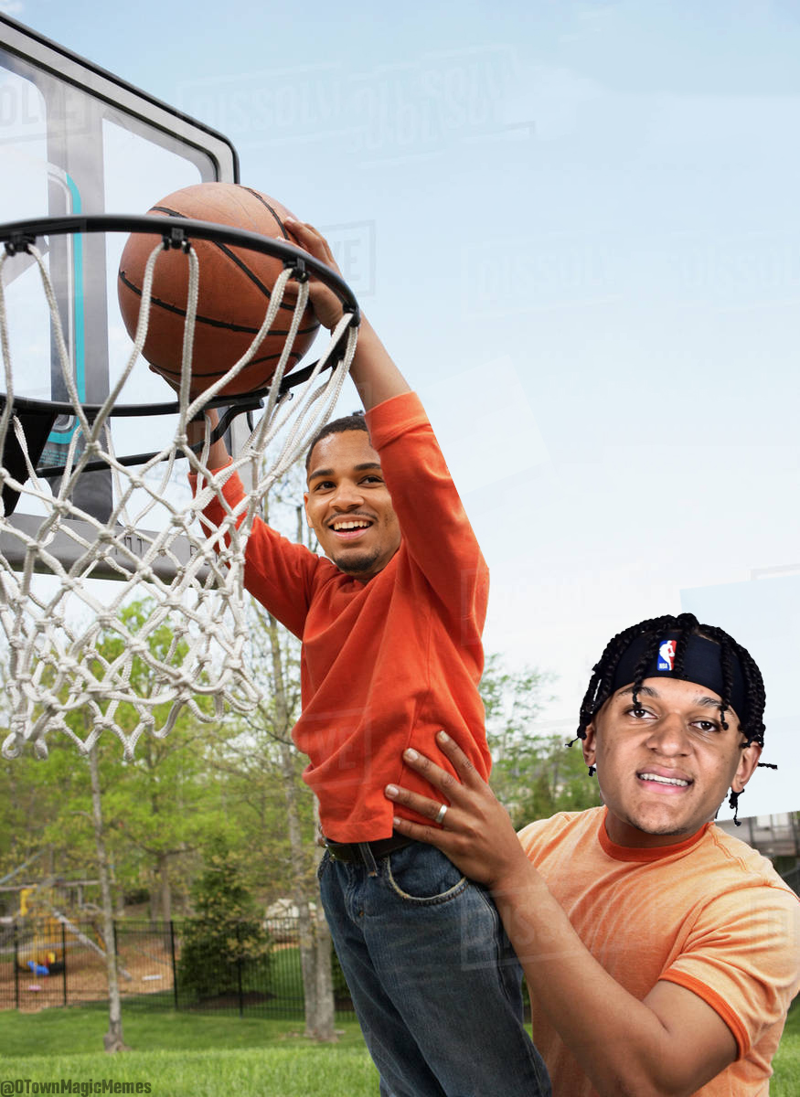 OtownMagicMemes's tweet image. Paolo Banchero is amazing on and off the court!

Check out this great pic of him teaching his son how to play basketball.