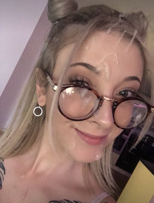 I might sound greedy but this is NOT enough cum &amp; I deserve at least 87x more https://t.co/A8n966rlZ