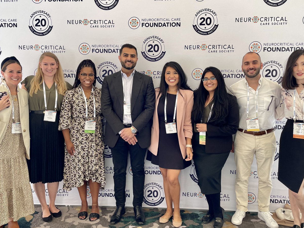 Love this picture of @MGHNeuroICU / @BWHNeurology past and present!! So great connecting with old friends and meeting new ones. #ncs2022, the best community!