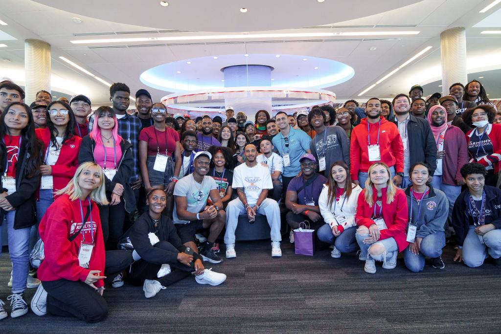 1communityhq's tweet photo. Day 1 wrapped incredibly with all of our students! They met Lewis Hamilton, hanged out with Team Mercedes in the paddock/garage areas and experienced so much more! Their smiles and STEM dreams are unforgettable! #DriveWith1C
📸: Tim Ogunlowo + Simpatica Studio https://t.co/wJDeF5vgIB