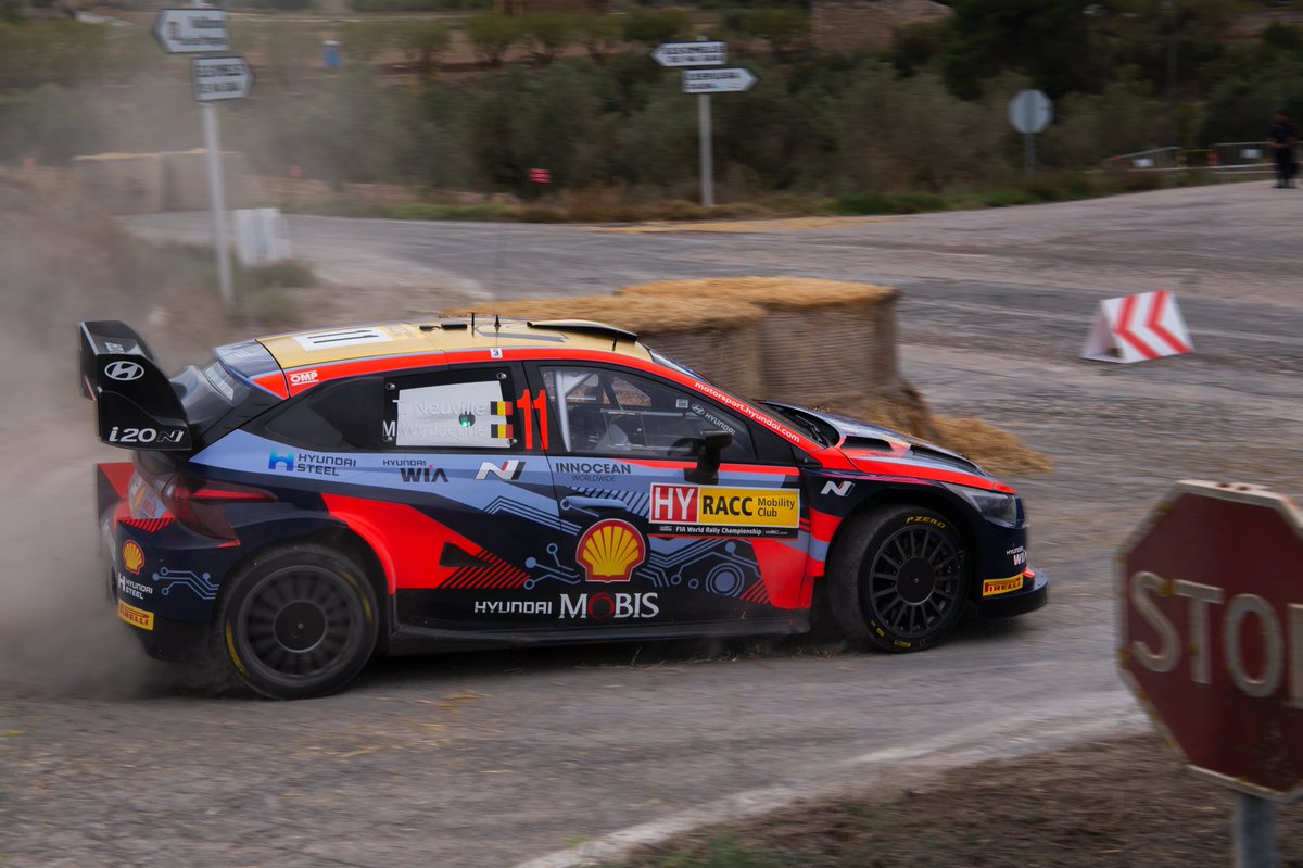 NataliaPique7's tweet photo. #WRC | 📸@NataliaPique7
@thierryneuville esta tarde por la SS5 https://t.co/2mP7jnyuNU