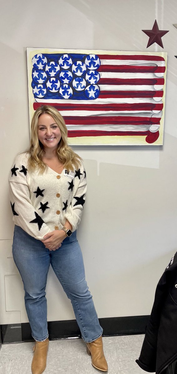 CoachKFinch's tweet photo. It’s an honor to welcome back Jessica Chepauskas (class of 2007) to speak with our students about her journey and work with interior design. Jess’s artwork can still be seen throughout our campus today! https://t.co/e2JUTF7KYt