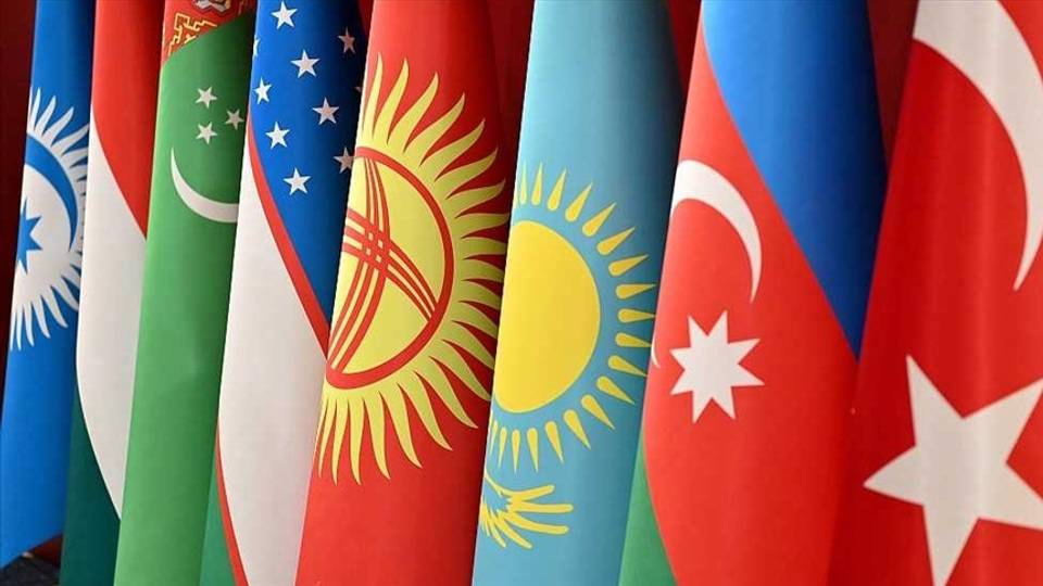 Тюркские государства обсуждают создание единого алфавита. С целью ускорения процесса языкового единства и перехода тюркских государств на общий алфавит сформирована Комиссия по созданию единого алфавита. Первое заседание Комиссии пройдет в Кыргызстане