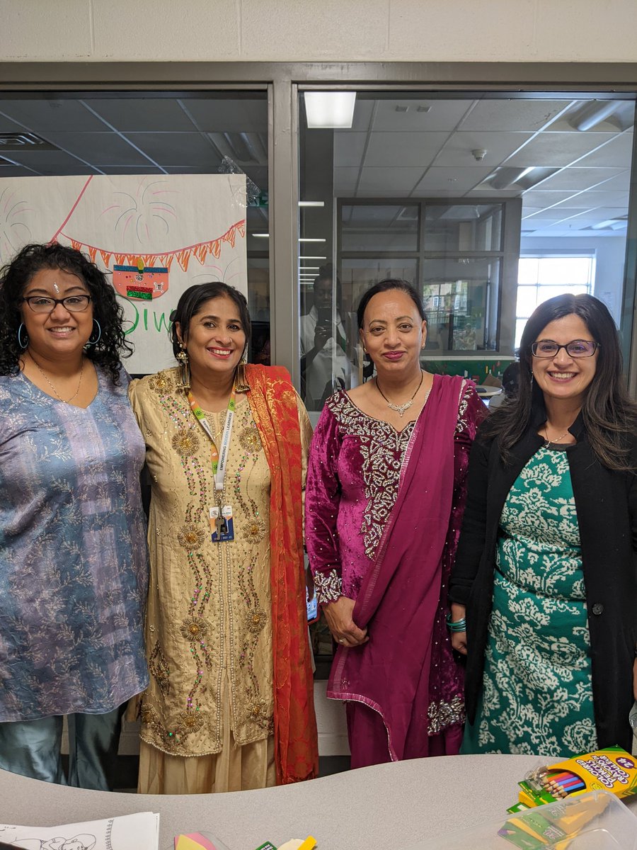 MsDSargeant's tweet photo. Celebrating Diwali @TribuneDrive with @natashamathura @MBoparai1 @SimmiKalia and Ms.Gogna. To all Trailblazers who celebrate, enjoy the festivities🥳 https://t.co/qYNdQupllb