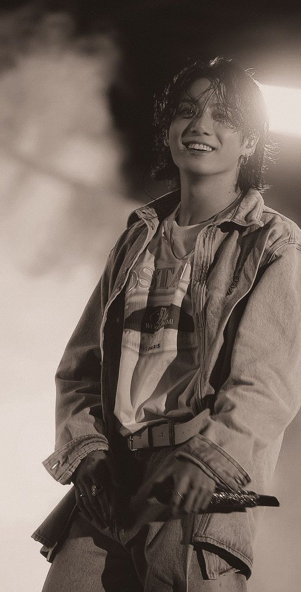 Uzun zamandır giremiyorum buraya, derslerin yoğunluğu ve sınav stresi yüzünden biraz daha dişimi sıkmam gerek sonra sahalara geri döneceğim 😅💜
Umarım line'a düşer🙏🏻