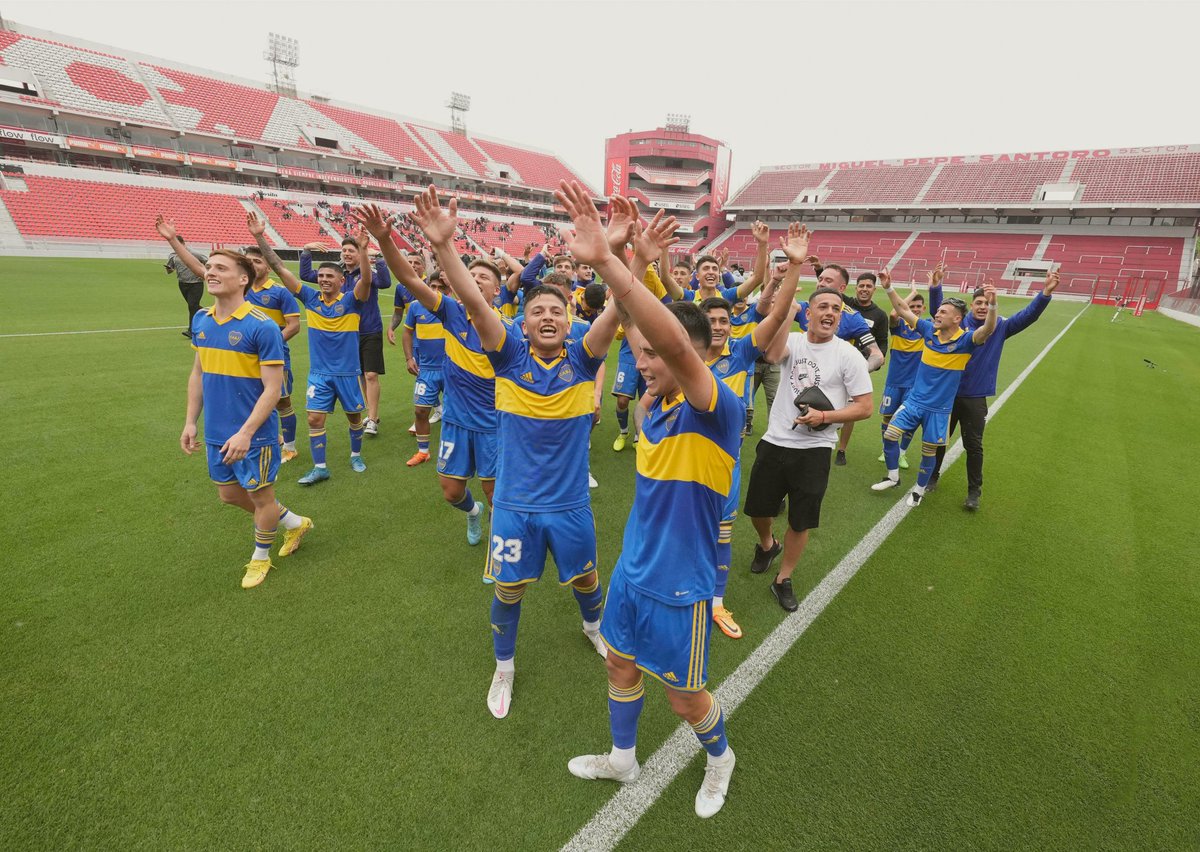 bocaesboca's tweet photo. 💛¡Vamooooos los pibes!💛
La reserva de Boca CAMPEÓN 💪👏
.
#ReservaBoca #Reservacampeon #vamoslospibes #vamosboca #agrupacionbocaesboca #carlosaguas https://t.co/1IC0ZMPmFV