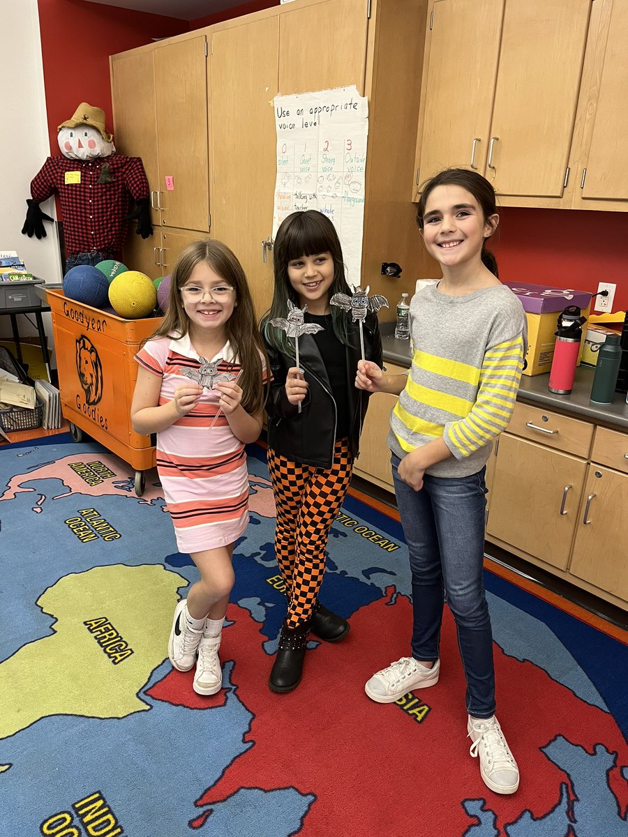 AKMaynes's tweet photo. Then I headed over to the @GoodyearWoburn to fly some bat rockets with @peggy50447240’s third graders! #MassSTEMWeek #WoburnSTEMWeek https://t.co/lOy4BhGikd