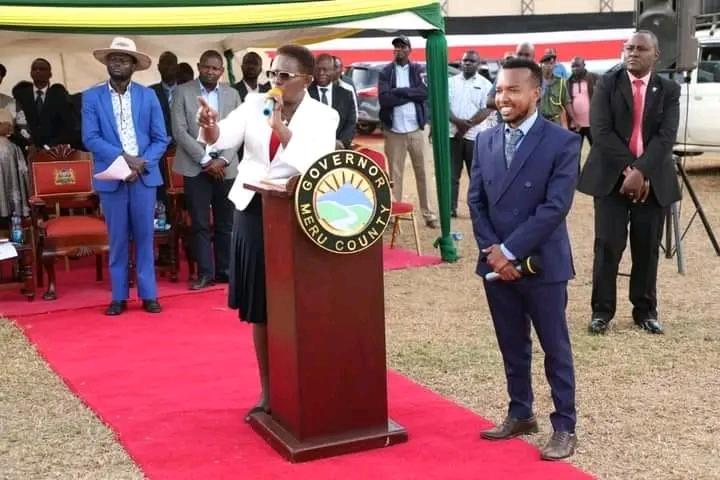 JoylineChebet1's tweet photo. Meru governor today while meeting Taxi operators... Her husband is jealous and wants to destroy her career
#Kawira 
#Junet 
#Merugovernor https://t.co/Zi2gF1P4Ul