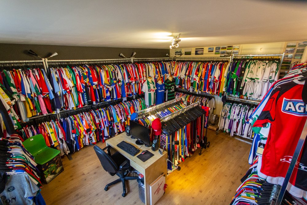 vtblshirts's tweet photo. Added a great @PercyMainAFC shirt to the collection. Shirtnr 2.864 in the collection. Produced by @Umbro @UmbroUK. Total now 2.866 shirts. Soon on https://t.co/EJ3MuFDIab! #footballshirts #collection #percymain #percymainafc #percymainamateurs https://t.co/9U5uMMVsKM